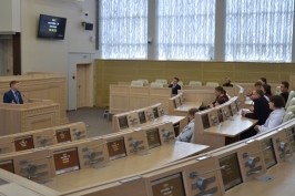 Экскурсии в Совет Республики - каждый месяц общественные и политические деятели будут говорить со школьниками