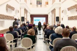 Памяти митрополита Филарета. В Национальном художественном музее открыли выставку работ лучших иконописцев