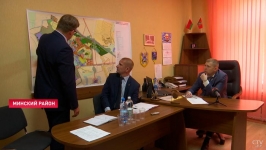 Сергей Сивец о приёме граждан в Мачулищах: острота вопросов связана с эффективностью работы местных органов власти