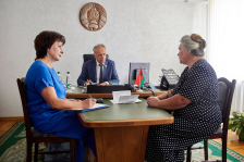 Член Совета Республики В.Чайчиц провел личный прием граждан