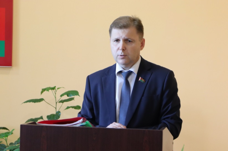 Член Президиума Совета Республики С.Сивец
встретился с трудовым коллективом
ООО «Еврофасадсервис»
Член Президиума Совета Республики С.Сивец
встретился с трудовым коллективом
ООО «Еврофасадсервис»