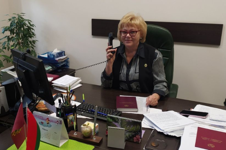 Член Совета Республики Т.Шатликова провела прямую телефонную линию Член Совета Республики Т.Шатликова провела прямую телефонную линию