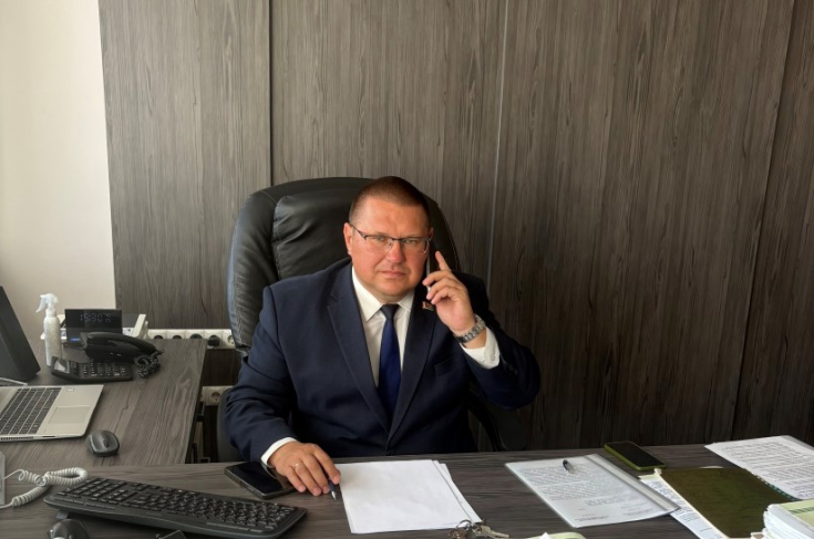 Член Совета Республики П.Ошурик провел прямую телефонную линию