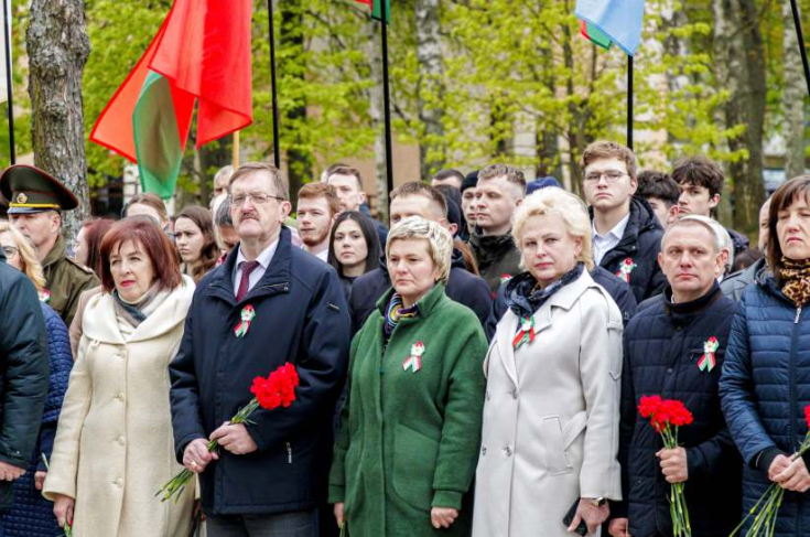 Член Совета Республики Е.Фурс приняла участие в открытии памятной доски «Они сражались за Родину» Член Совета Республики Е.Фурс приняла участие в открытии памятной доски «Они сражались за Родину»