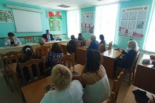 Ф.Яшков провел выездной прием граждан в Ельске и единый день информирования в трудовом коллективе