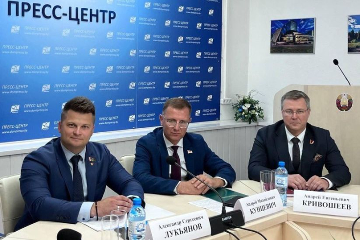 Член Совета Республики А.Лукьянов принял участие в пресс-мероприятии Член Совета Республики А.Лукьянов принял участие в пресс-мероприятии