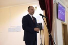 Член Совета Республики А.Кушнаренко поздравил коллектив с профессиональным праздником