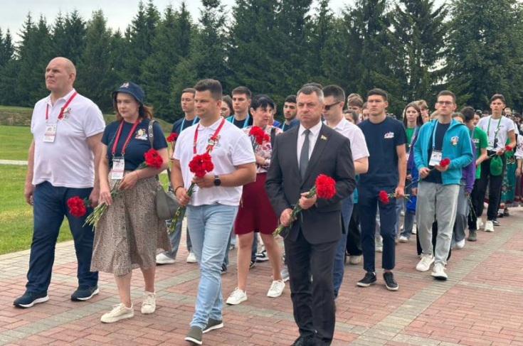 Член Совета Республики А.Горошкин встретился с участниками проекта «Поезд памяти» в Могилеве Член Совета Республики А.Горошкин встретился с участниками проекта «Поезд памяти» в Могилеве