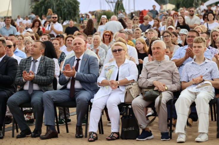Член Совета Республики А.Жамойда принял участие в торжественных мероприятиях, приуроченных празднованию 701-летия города Лиды Член Совета Республики А.Жамойда принял участие в торжественных мероприятиях, приуроченных празднованию 701-летия города Лиды