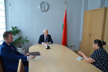 Член Президиума Совета Республики С.Рачков провел личный прием граждан