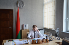 Член Президиума Совета Республики С.Сивец провел «прямую телефонную линию»