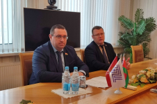 И.Сергеев: очень важно создать молодежи 
условия для работы, чтобы закрепить на 
рабочем месте и связать жизнь с районом, 
обеспечив достойным жильем и заработной платой
