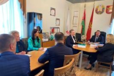 Член Совета Республики В.Ананич провел выездной прием граждан в Костюковичах