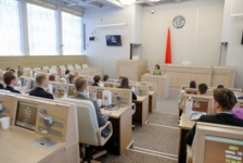 
 Председатель Совета Республики
Н.Кочанова встретилась со студентами медицинских университетов  