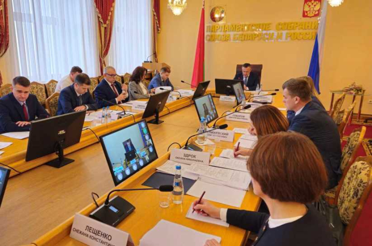 Член Президиума Совета Республики С.Сивец принял участие в парламентских слушаниях по вопросам развития сотрудничества приграничных регионов Союзного государства Член Президиума Совета Республики С.Сивец принял участие в парламентских слушаниях по вопросам развития сотрудничества приграничных регионов Союзного государства