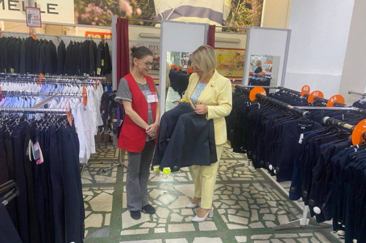 Член Совета Республики Л.Сапего провела мониторинг цен и ассортимента школьной формы в г. Гомеле