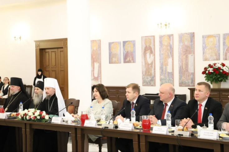 В Полоцке состоялась встреча Председателя Совета Республики Н.Кочановой и Митрополита Минского и Заславского, Патриаршего Экзарха всея Беларуси Вениамина с семьями