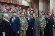 Член Совета Республики Ю.Деркач принял участие 
в торжественном собрании, посвященном годовщине со Дня образования военно-патриотического клуба «Витязь» 

