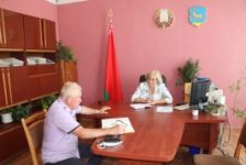 Член Совета Республики Э.Сороко провела личный прием граждан и «прямую телефонную линию»