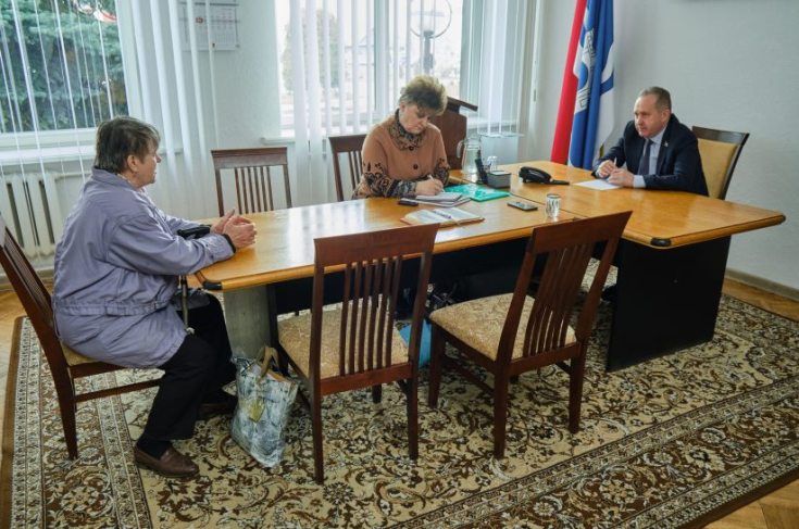 Член Совета Республики Юрий Наркевич провел личный прием граждан Член Совета Республики Юрий Наркевич провел личный прием граждан