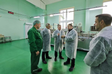 В.Бельский посетил производственные объекты СП «БЕЛИТА» ООО и ЗАО «Витэкс» в д. Теплень Узденского района