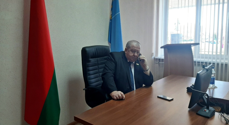 В.Хроленко провел прямую телефонную линию В.Хроленко провел прямую телефонную линию