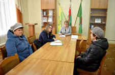 «Важно, чтобы в малых населенных пунктах был обеспечен достойный уровень жизни». Елена Фурс провела прямую линию и прием граждан в аг. Горбачево