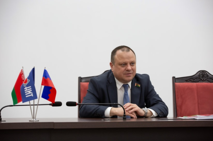 Член Совета Республики Э.Гаврилкович провел встречу с трудовым коллективом Член Совета Республики Э.Гаврилкович провел встречу с трудовым коллективом
