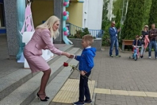 Член Совета Республики К.Капуцкая поздравила выпускников с окончанием учебного года