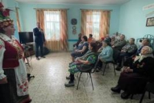 Член Совета Республики О.Жингель посетил ветерана Великой Отечественной Войны