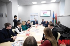 Член Совета Республики О.Романов принял участие в заседании Депутатского клуба