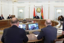 
 Председатель Совета Республики
Н.Кочанова, заместитель Председателя Совета Республики А.Исаченко и член Совета
Республики А.Карпицкий приняли участие в совещании у Главы государства по
ситуации  с C OVID -19    