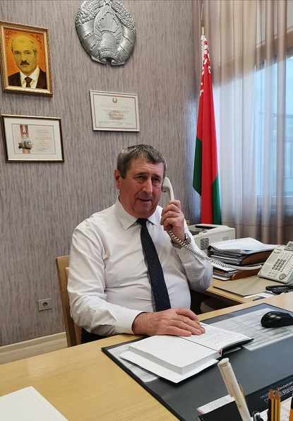 Член Президиума Совета Республики М.Русый
провел «прямую телефонную линию» Член Президиума Совета Республики М.Русый
провел «прямую телефонную линию»