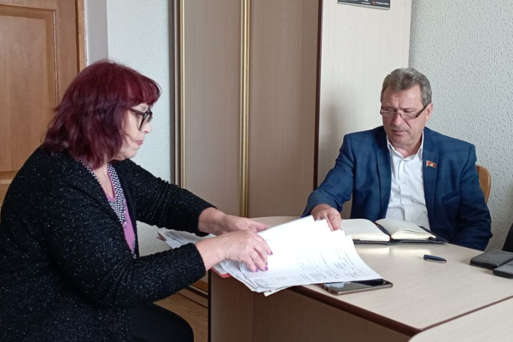 Член Совета Республики В.Полищук провел выездной личный прием граждан Член Совета Республики В.Полищук провел выездной личный прием граждан