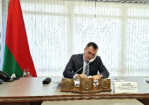 А.Карпицкий провел личный прием граждан и прямую телефонную линию