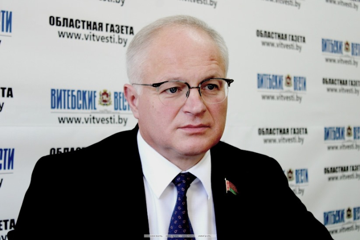 Член Совета Республики Ю.Деркач провел «прямую телефонную линию» для жителей Витебского региона Член Совета Республики Ю.Деркач провел «прямую телефонную линию» для жителей Витебского региона