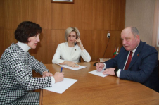 Член Совета Республики К.Пантюхова провела прямую телефонную линию и личный прием граждан