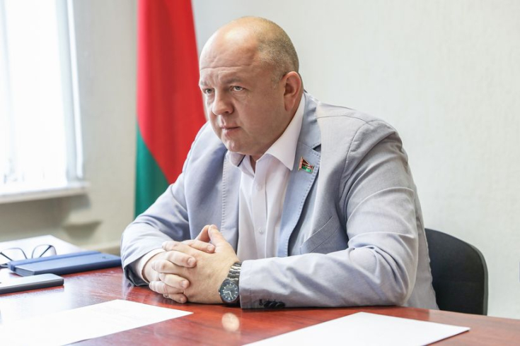 Член Совета Республики Д.Жук провел личный прием граждан в администрации Октябрьского района г. Минска Член Совета Республики Д.Жук провел личный прием граждан в администрации Октябрьского района г. Минска