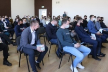 Член Совета Республики Г.Протосовицкий провел встречу с молодыми специалистами