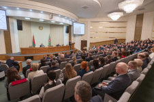 Член Совета Республики Г.Лапицкий совместно с сенаторами от Витебской области принял участие в заседании сессии Витебского областного Совета депутатов