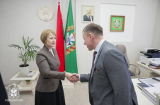 Член Совета Республики Е.Зенкевич встретилась с международными наблюдателями после окончания кампании