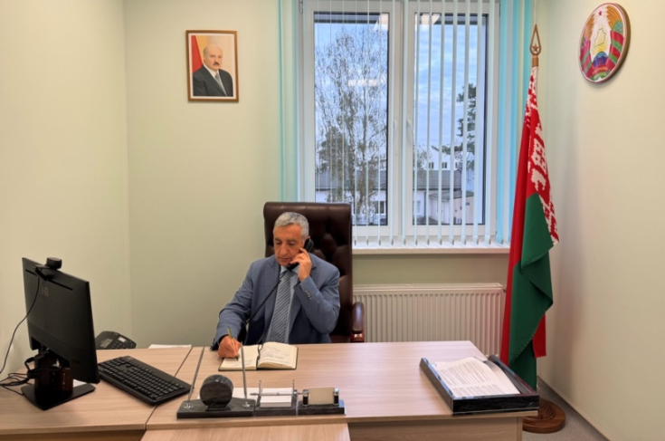 Член Совета Республики Г.Барсамян провел прямую телефонную линию