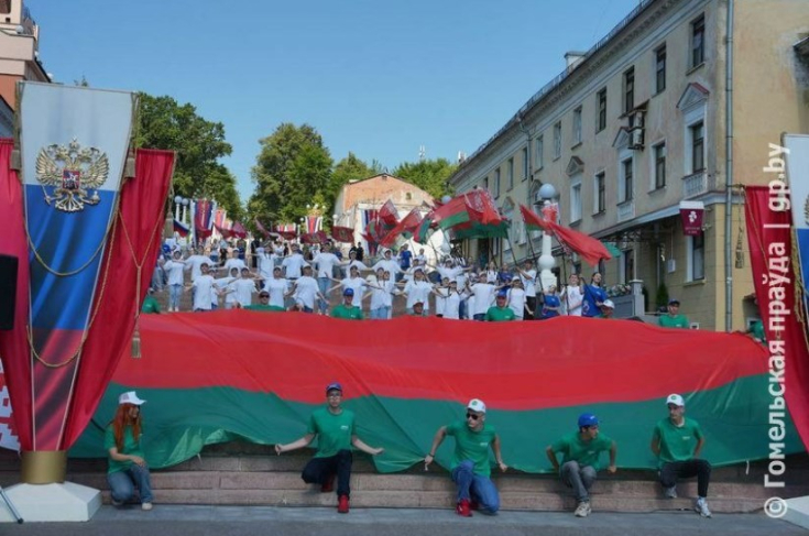 Член Совета Республики Л.Сапего приняла участие в мероприятиях Международного фестиваля «Славянское единство — 2024» Член Совета Республики Л.Сапего приняла участие в мероприятиях Международного фестиваля «Славянское единство — 2024»