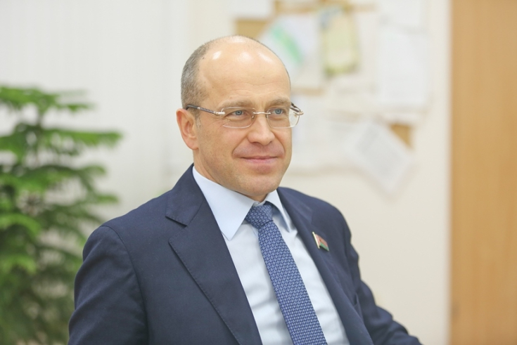 Член Совета Республики Валентин Байко оказал спонсорскую помощь учреждению здравоохранения «Сморгонская центральная районная больница» Член Совета Республики Валентин Байко оказал спонсорскую помощь учреждению здравоохранения «Сморгонская центральная районная больница»