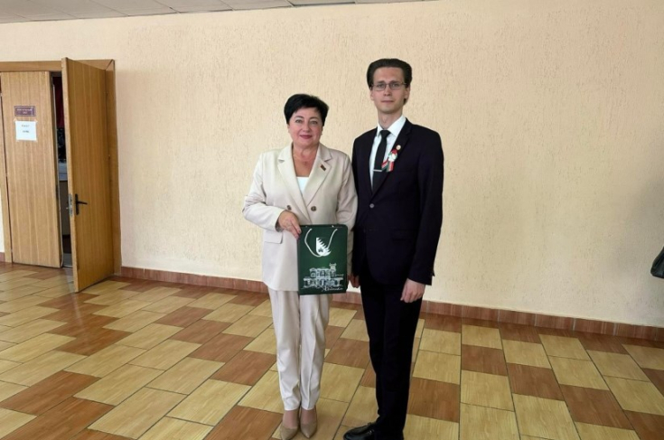 «И нынешние, и будущие поколения просто обязаны сберечь завоеванный мир как величайшую ценность». А.Смоляк приняла участие в проекте «ФЛАГ ПОБЕДЫ»