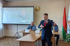 Александр Лукьянов провел встречи с трудовым коллективом и школьниками