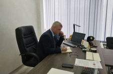 Член Совета Республики А.Неверов провел прямую телефонную линию и личный прием граждан