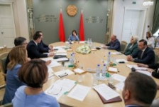 В Совете Республики под руководством Председателя Совета Республики Н.Кочановой состоялось совещание по вопросам интегрирования в общество детей с расстройствами аутистического спектра