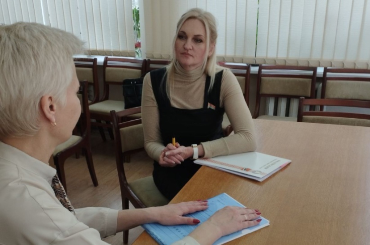 Член Совета Республики К. Капуцкая
провела выездной личный прием граждан
Вилейского района
Член Совета Республики К. Капуцкая
провела выездной личный прием граждан
Вилейского района