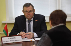 Ф.Яшков провел выездной личный прием в Лельчицах